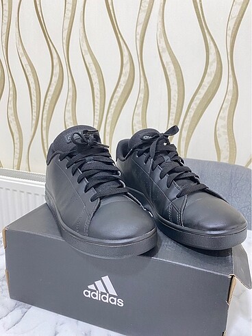 38 Beden Adidas orijinal spor ayakkabı