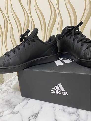 38 Beden siyah Renk Adidas orijinal spor ayakkabı