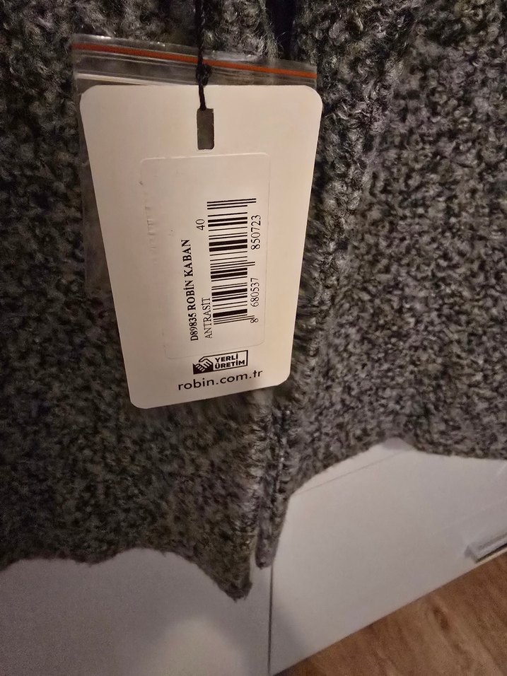 Gri Yünlü Kadın Kaban - Görsel 3