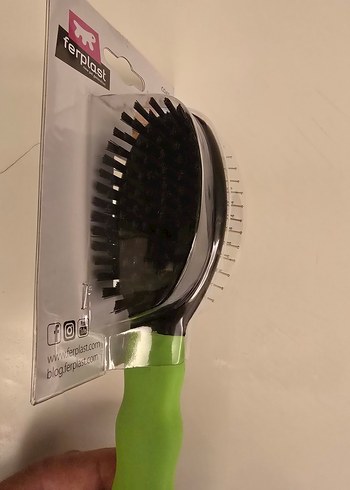 Ferplast Yeşil Kedi Tüy Bakım Fırçası - Görsel 2