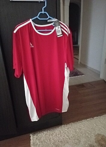 2xl Beden kırmızı Renk Adidas orjinal t-shirt 2xl
