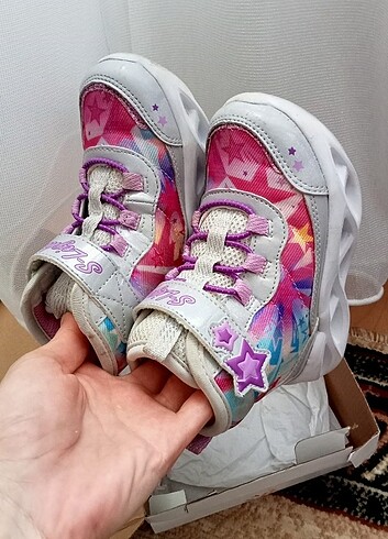 Skechers kız bot