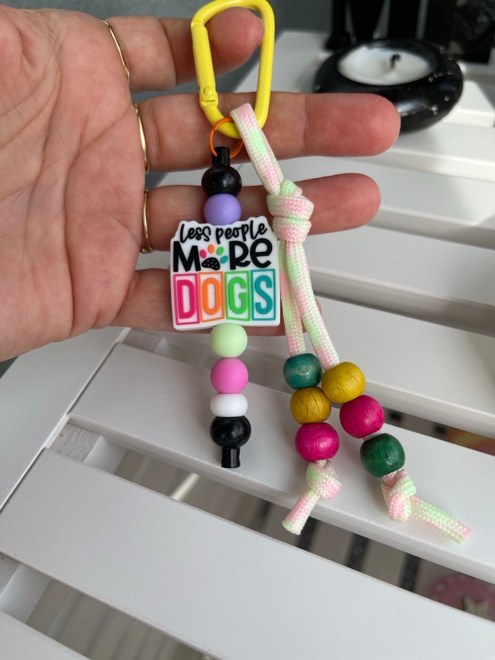 Renkli Boncuklu Kadın Anahtarlık - Görsel 2