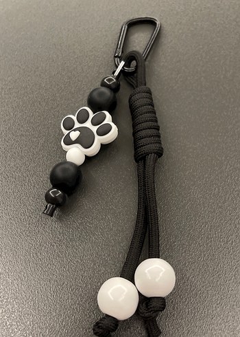 Siyah Püsküllü Gotik Kadın Anahtarlık - Görsel 4