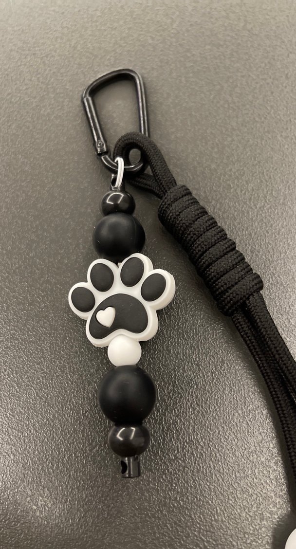 Siyah Püsküllü Gotik Kadın Anahtarlık - Görsel 3