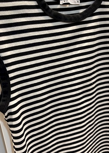 Siyah Beyaz Çizgili Örme Kolsuz Kadın tişört - Görsel 3