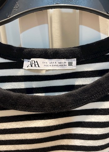 Siyah Beyaz Çizgili Örme Kolsuz Kadın tişört - Görsel 2