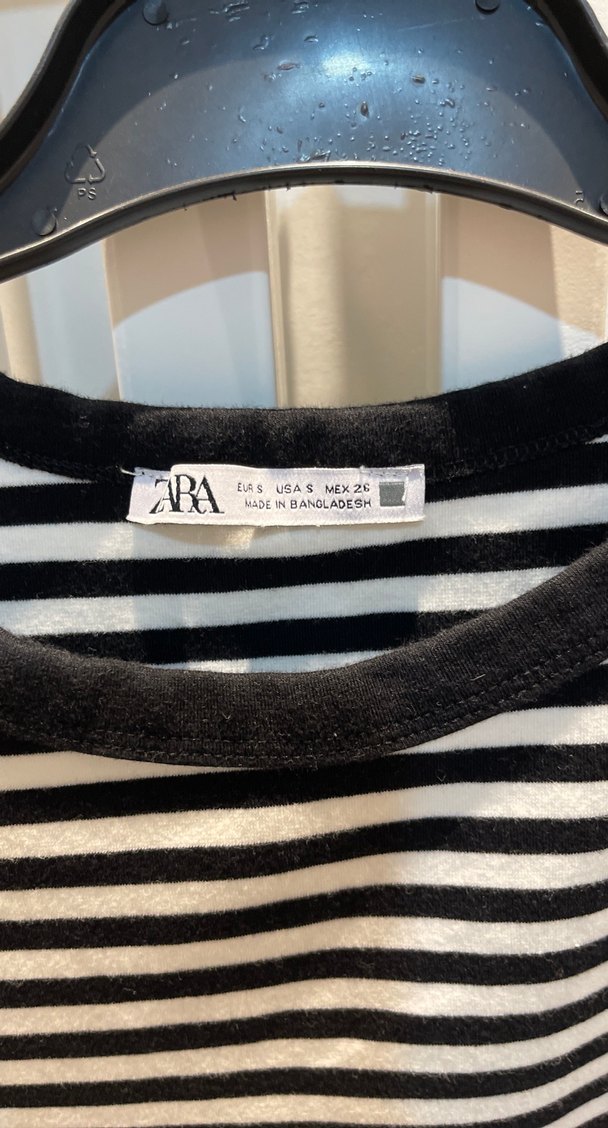 Siyah Beyaz Çizgili Örme Kolsuz Kadın tişört - Görsel 2