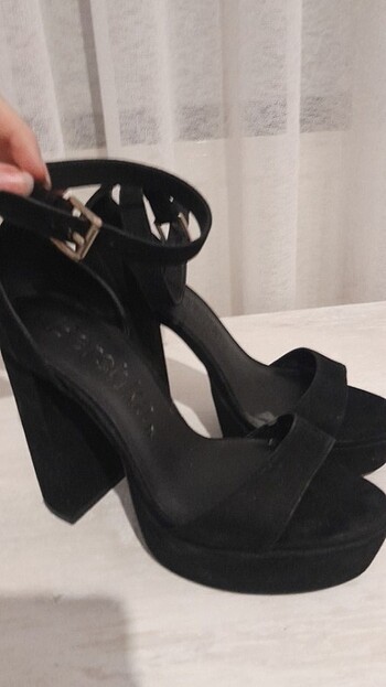 Bershka BERSHKA TOPUKLU 37 