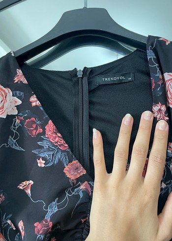 Bordo Çiçekli Drapeli V Yaka Uzun Elbise - Görsel 2