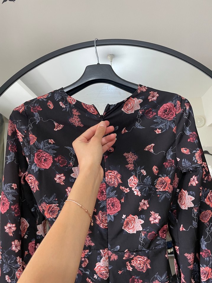 Bordo Çiçekli Drapeli V Yaka Uzun Elbise - Görsel 4