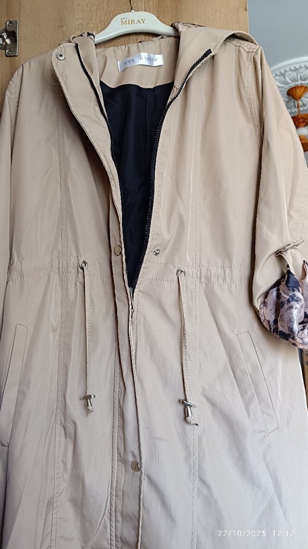 Bej Düğmeli Uzun mont - Görsel 3