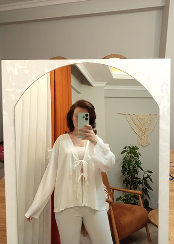 Beyaz bağlamalı kimono