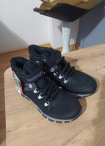 Slazenger 32 numara çocuk botu