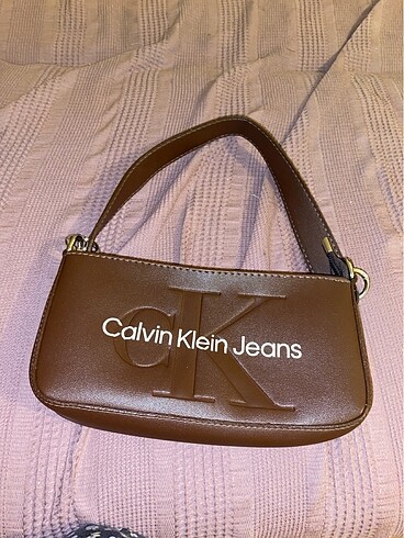 Calvin klein kol çantası