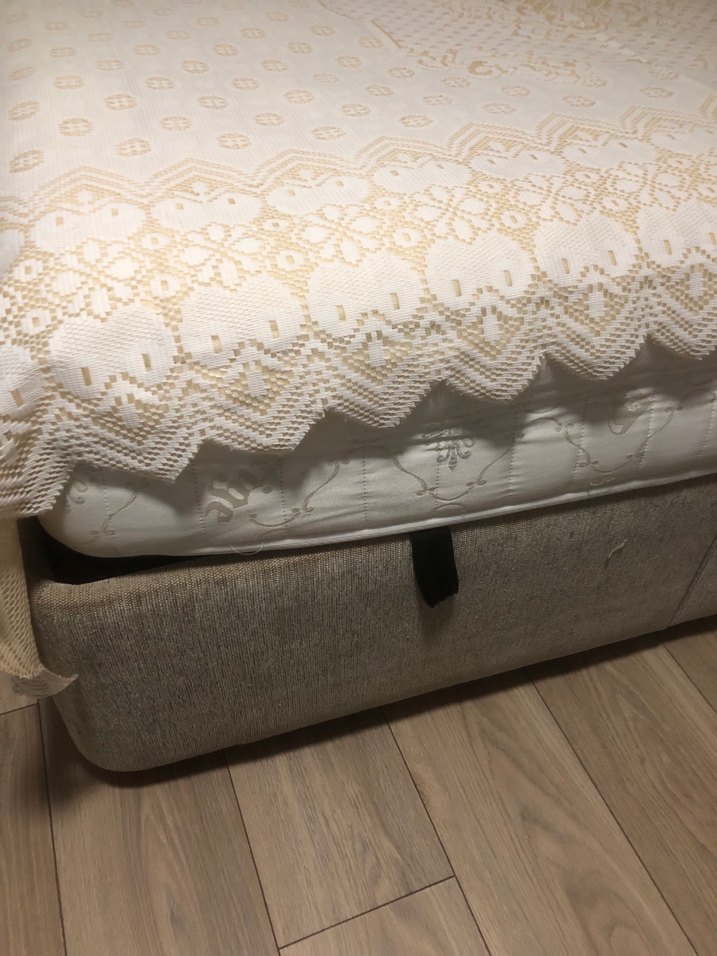 İşlemeli Beyaz Parlak Yatak Örtüsü - Görsel 5