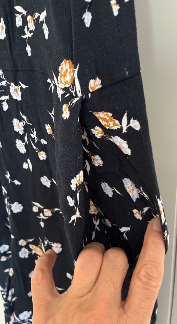 Kadın Siyah Çiçekli Midi Askılı Tulum - Görsel 4