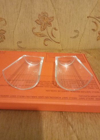 Kendiliğinden ortadan ikiye bölünmüş cam su bardağı dekorluk - Görsel 10