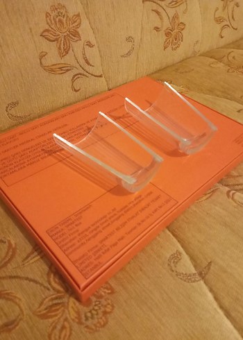 Kendiliğinden ortadan ikiye bölünmüş cam su bardağı dekorluk - Görsel 7