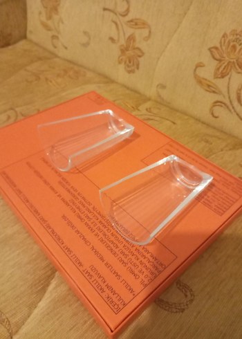 Kendiliğinden ortadan ikiye bölünmüş cam su bardağı dekorluk - Görsel 9