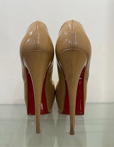 39 Beden Christian louboutin