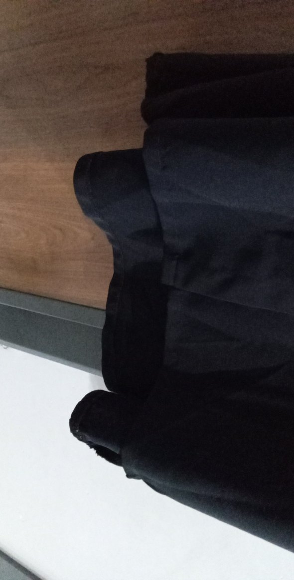 Uzun Siyah Düğmeli Kadın Kaban - Görsel 3