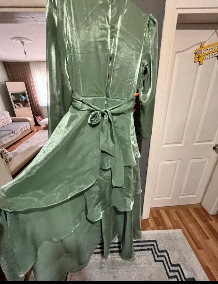 Uzun Parlak Yeşil Vintage Kadın Elbise - Görsel 2