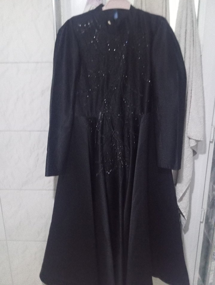 Uzun Kollu Siyah Gotik Nakışlı Elbise - Görsel 2