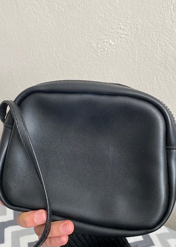 Siyah Deri Kadın Çapraz Askılı Çanta - Görsel 4
