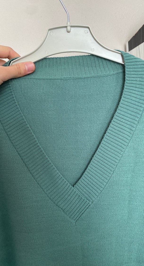 Kadın V Yaka Uzun Yeşil Triko Kazak - Görsel 5