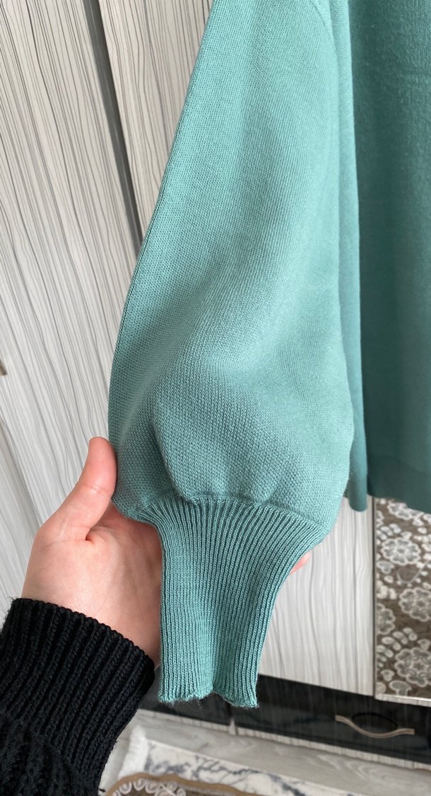 Kadın V Yaka Uzun Yeşil Triko Kazak - Görsel 3