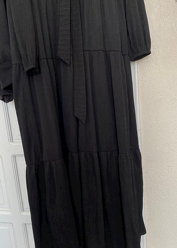 Uzun Siyah Piliseli Kadın Elbise - Görsel 2