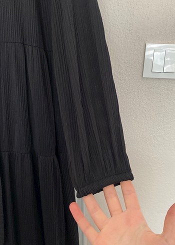 Uzun Siyah Piliseli Kadın Elbise - Görsel 3