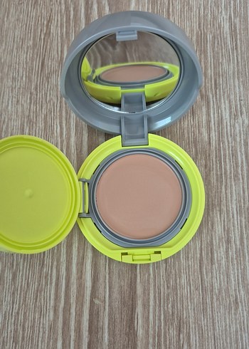 Shiseido Sports BB Compact SPF 50 Açık Ton Light - Görsel 7