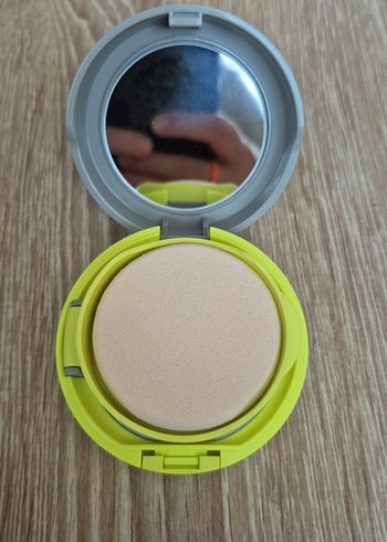 Shiseido Sports BB Compact SPF 50 Açık Ton Light - Görsel 6
