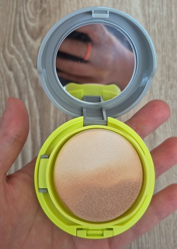 Shiseido Sports BB Compact SPF 50 Açık Ton Light - Görsel 5