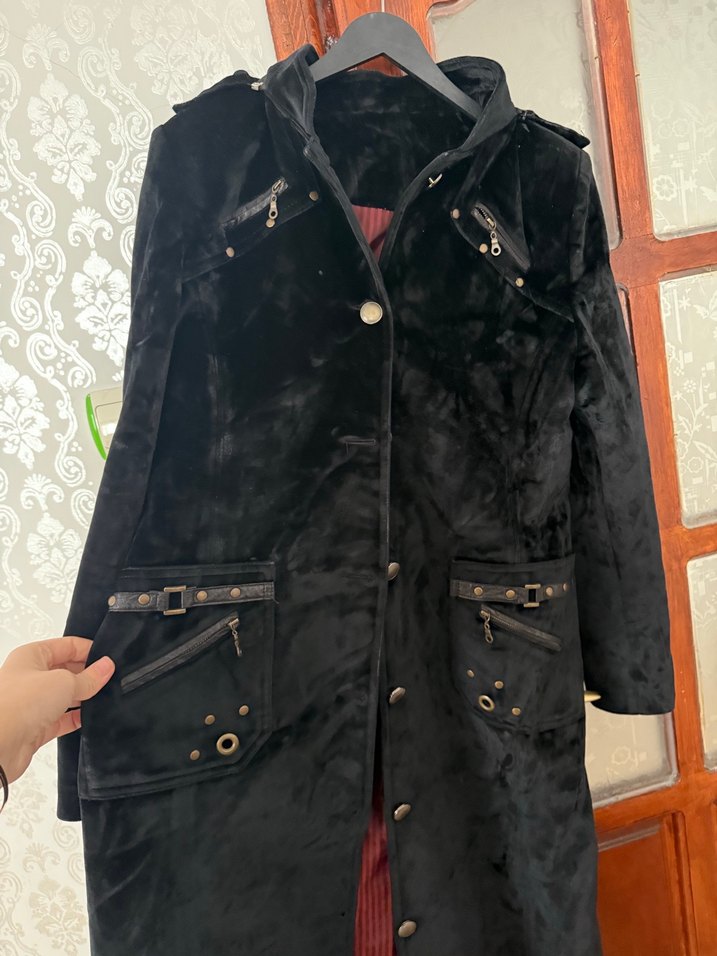 Düğmeli Siyah Uzun Süet Kadın Kaban - Görsel 2