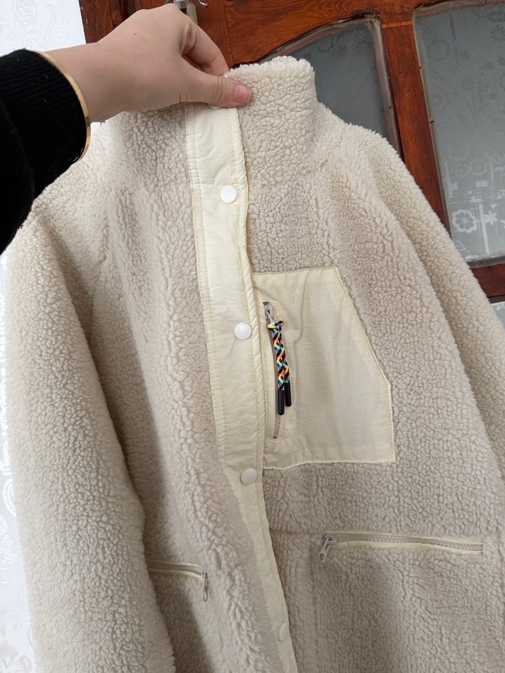 Bej Peluş Kadın Kısa mont - Görsel 4