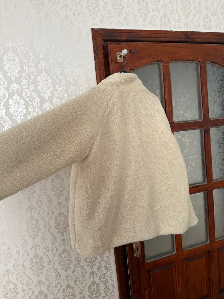 Bej Peluş Kadın Kısa mont - Görsel 5