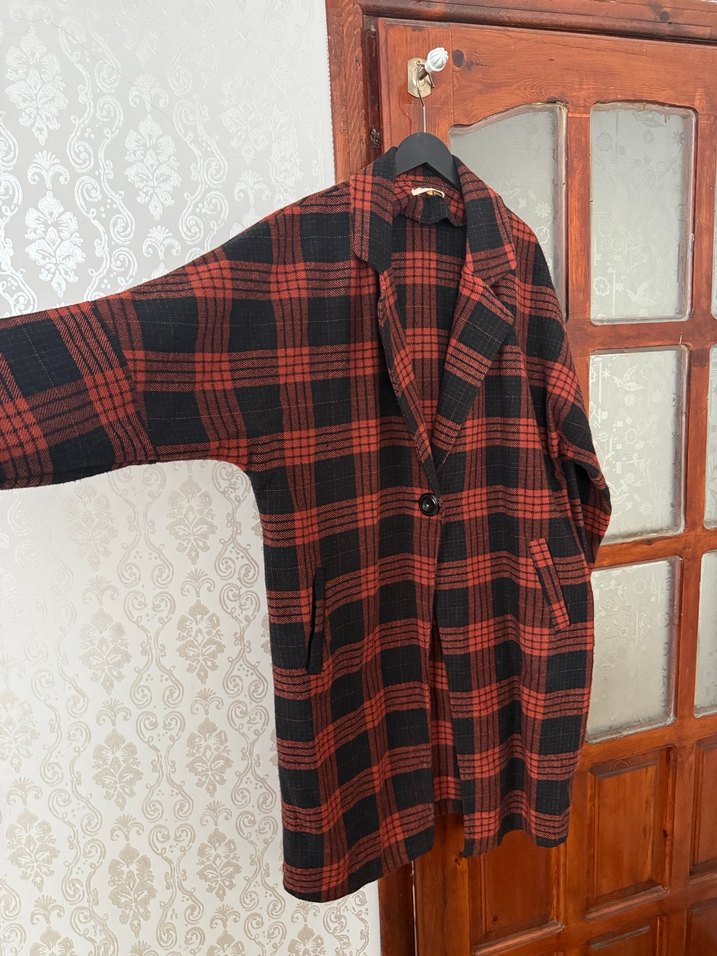 Kareli Uzun Kollu Kadın kaban - Görsel 2