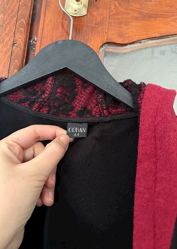 Bordo Nakışlı Uzun Rahat Kesim Gotik Kabanı - Görsel 4