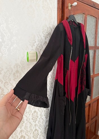 Bordo Nakışlı Uzun Rahat Kesim Gotik Kabanı - Görsel 2