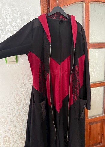 Bordo Nakışlı Uzun Rahat Kesim Gotik Kabanı - Görsel 3