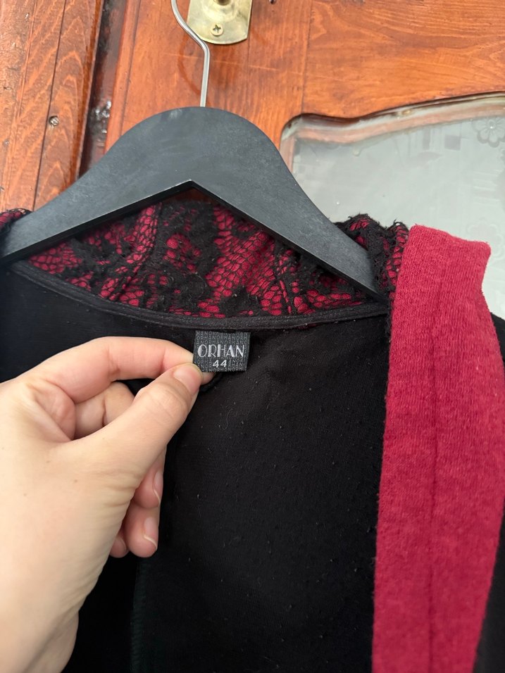 Bordo Nakışlı Uzun Rahat Kesim Gotik Kabanı - Görsel 4