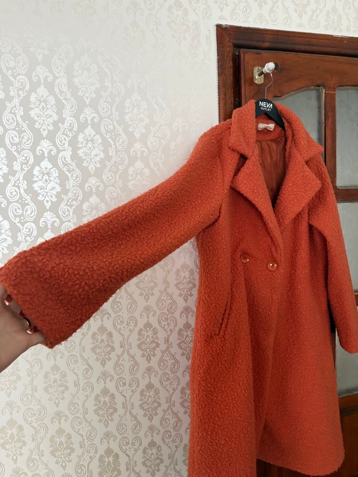 Kürk Detaylı Kırmızı Uzun Kadın Kaban - Görsel 2