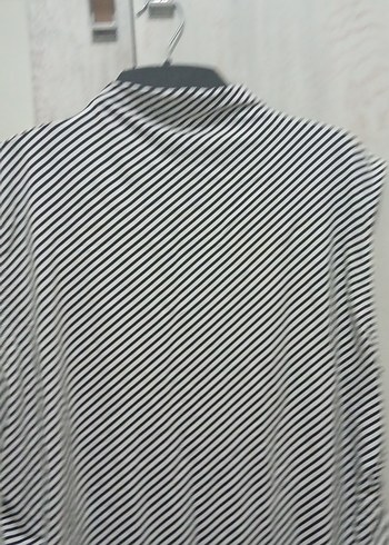 Zebra Desenli Yüksek Yakalı Hamile Bluzu - Görsel 2