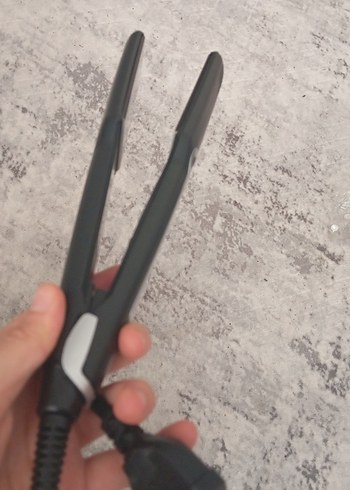 Siyah Gri Saç Düzleştirici - Görsel 3