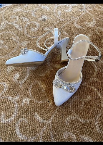 Beyaz Taşlı Modern Klasik Topuklu Kadın Ayakkabı - Görsel 2