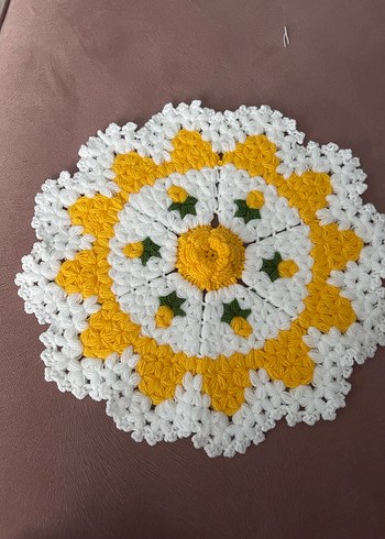 Kırmızı Çiçekli Örgü Yuvarlak Dekor - Görsel 2