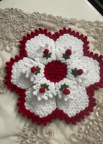 Kırmızı Çiçekli Örgü Yuvarlak Dekor - Görsel 4